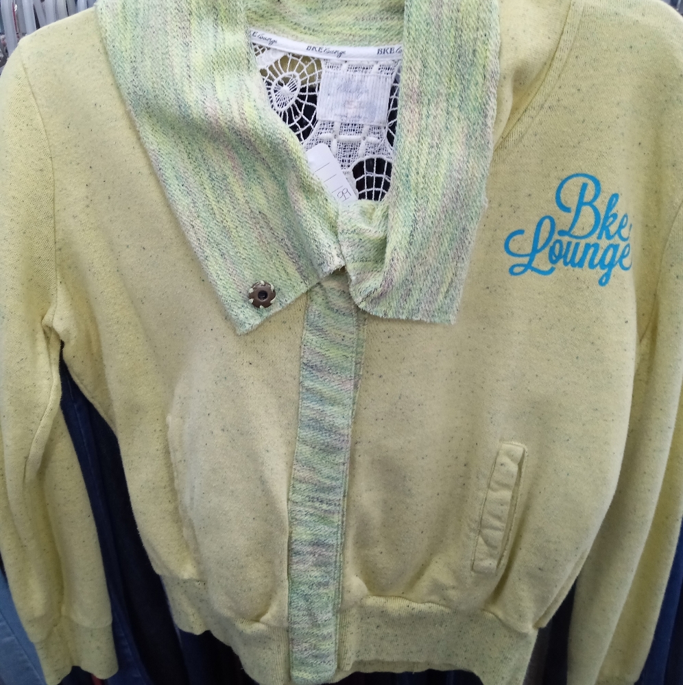 Bke sweater size small